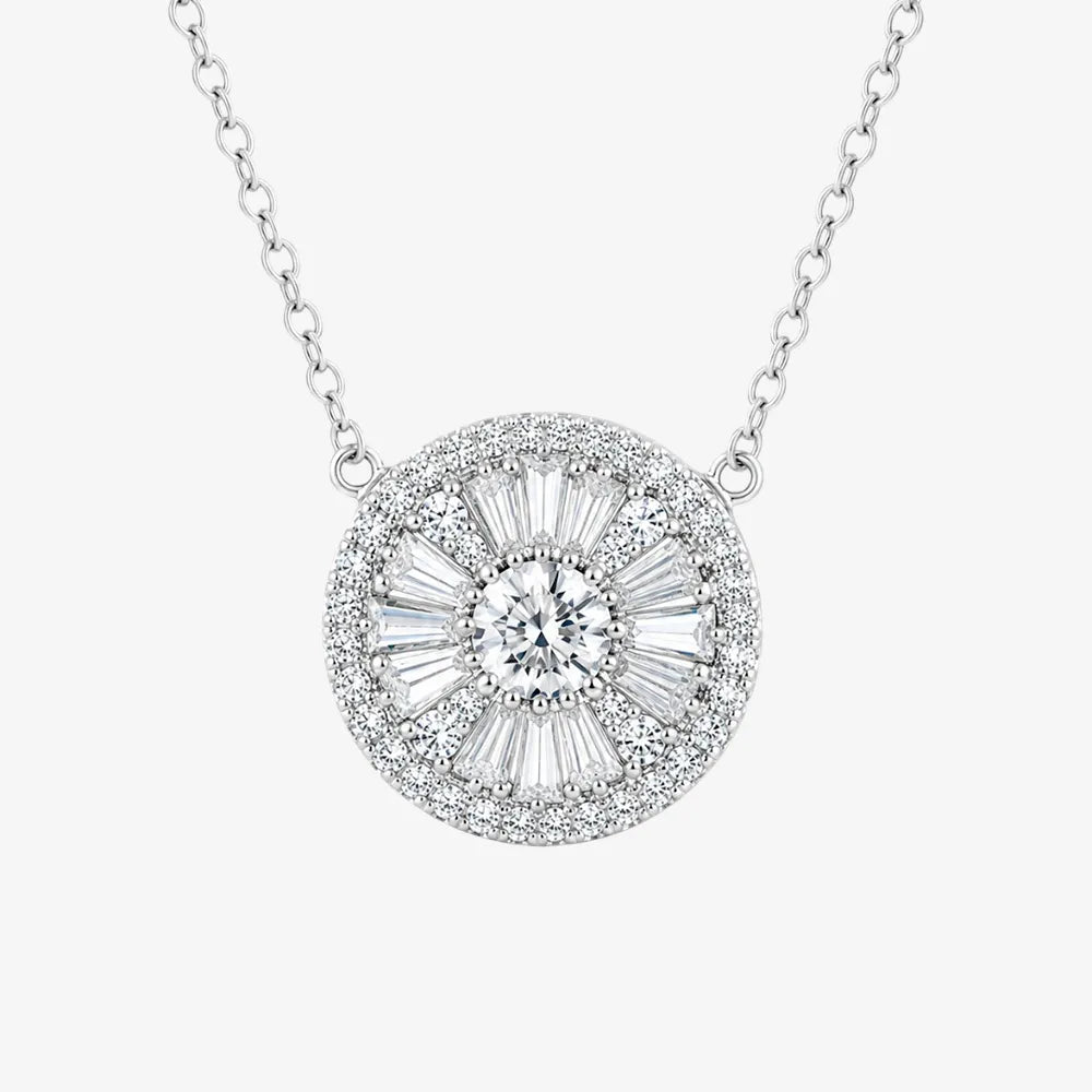 Luna Éclat Pendant Necklace