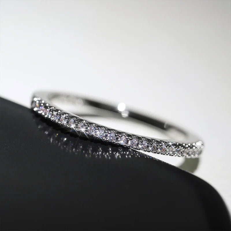 Lumière Minimalist Zircon Ring