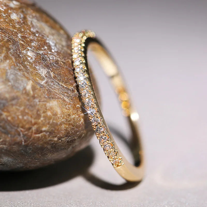 Lumière Minimalist Zircon Ring