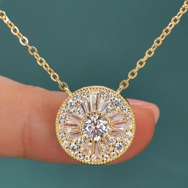 Luna Éclat Pendant Necklace
