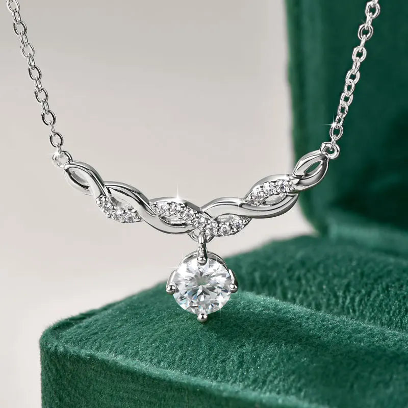 Éclat Solitaire Necklace