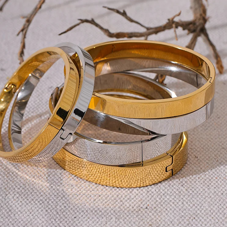 Vivienne Classic Cuff