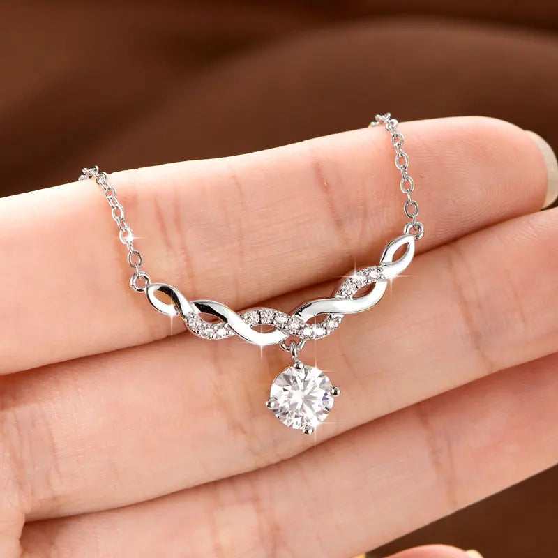 Éclat Solitaire Necklace